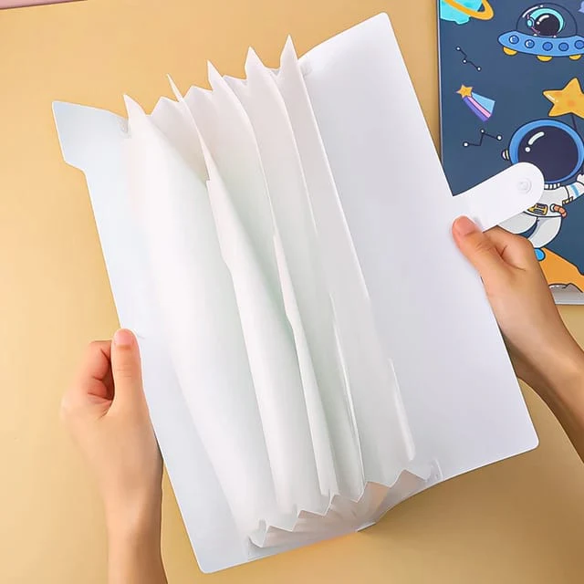 Cartoon Astronaut 6-Grid File Folder A4 (Pack Of 6/12)(Prepaid Only) - Image 6
