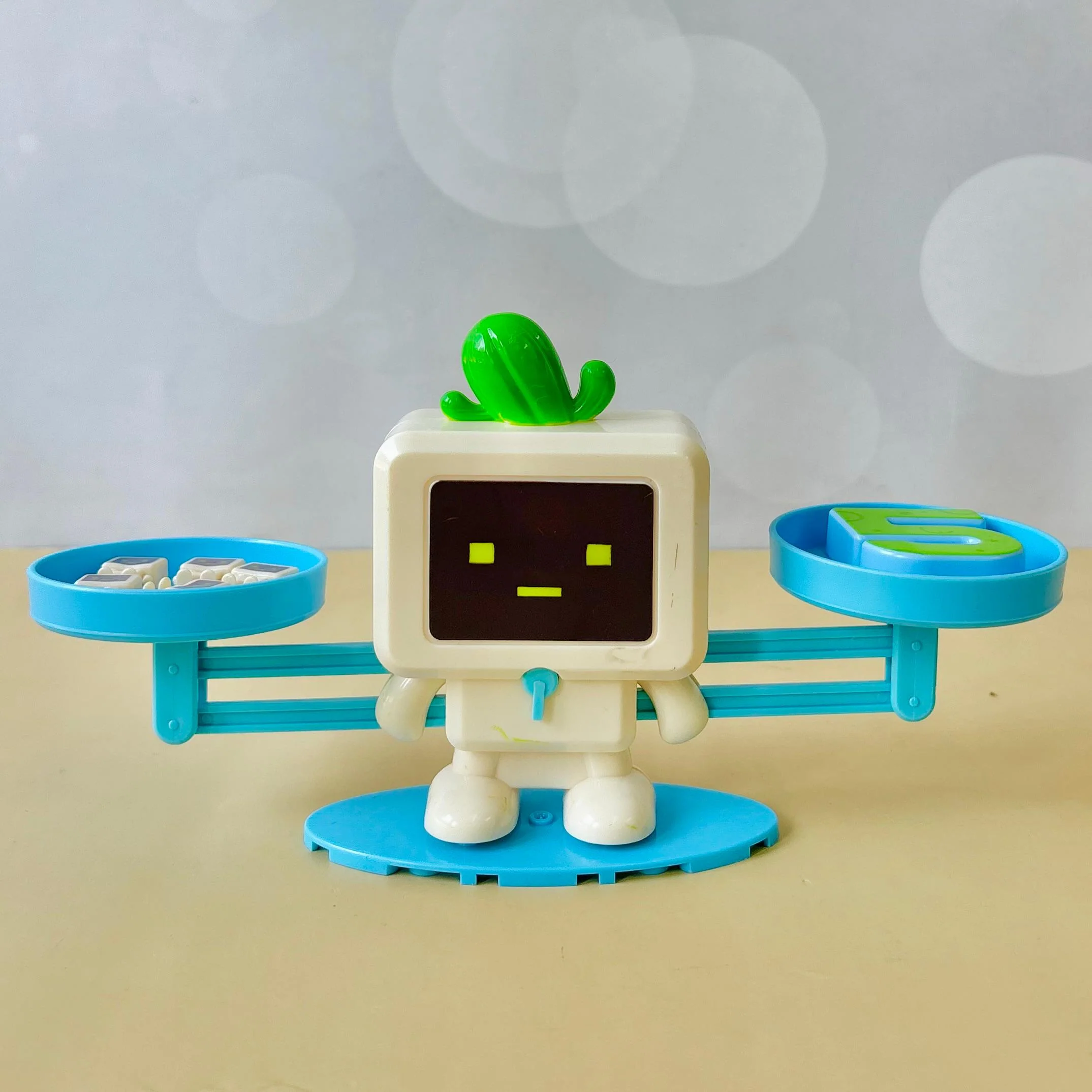 Robot Balancing: Math and Fun Learning Toy (Small 1.5cm ht) - Image 7