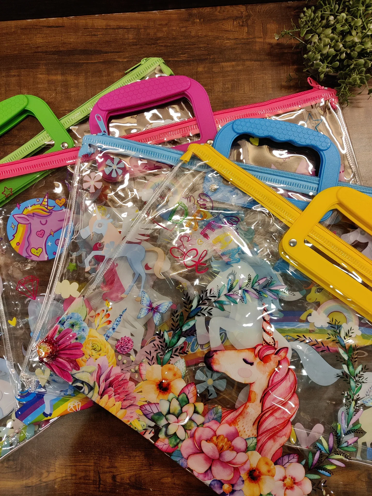 Transparent Zip File Folder with Carrying Handle (1pc) Random design - Image 2